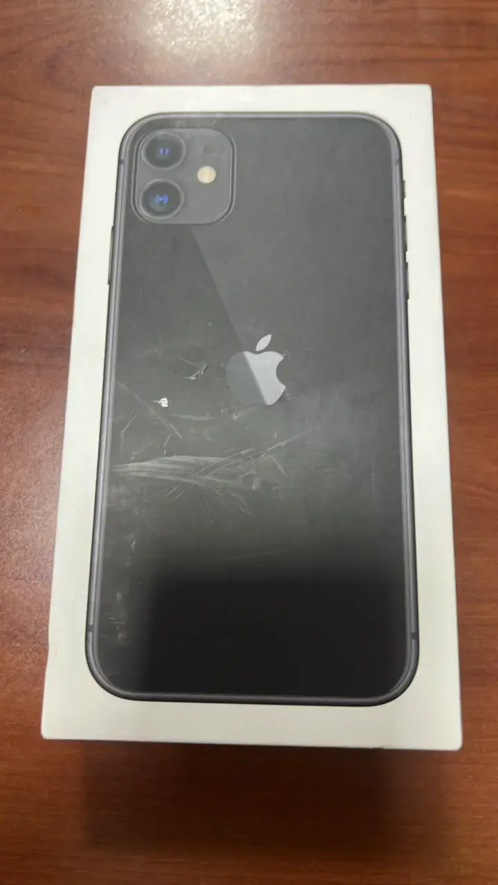 iPhone 11 en caja original negro - 1