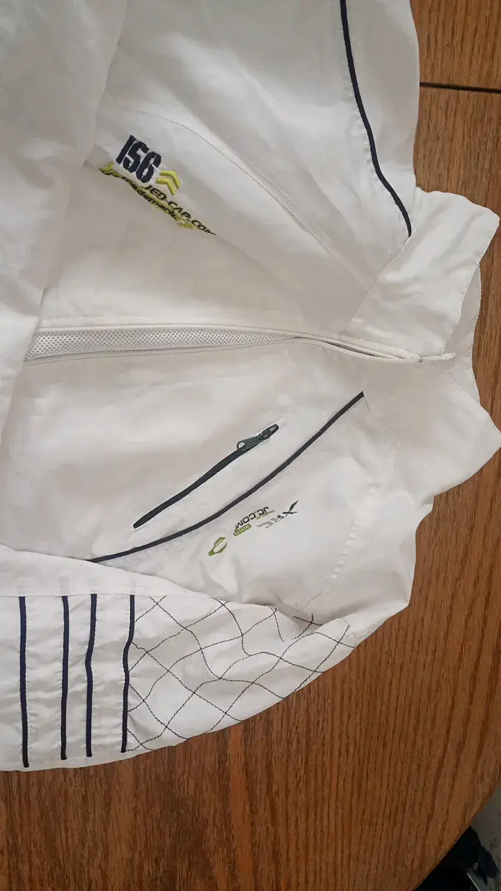 Chaqueta blanca deportiva y2k - 3