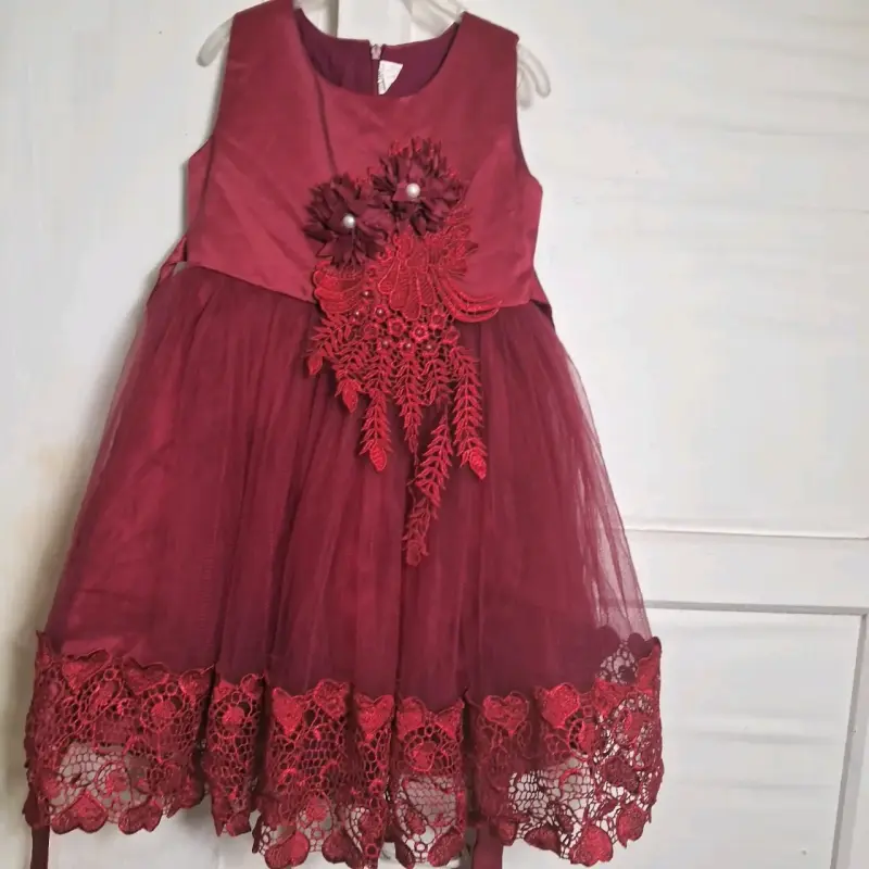 Vestido de fiesta infantil burdeos con encaje - 1
