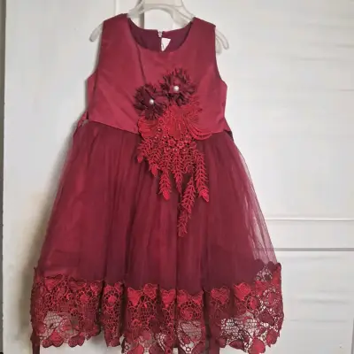 Vestido de fiesta infantil burdeos con encaje - miniatura 2