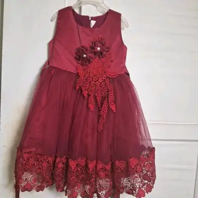Vestido de fiesta infantil burdeos con encaje - miniatura 6