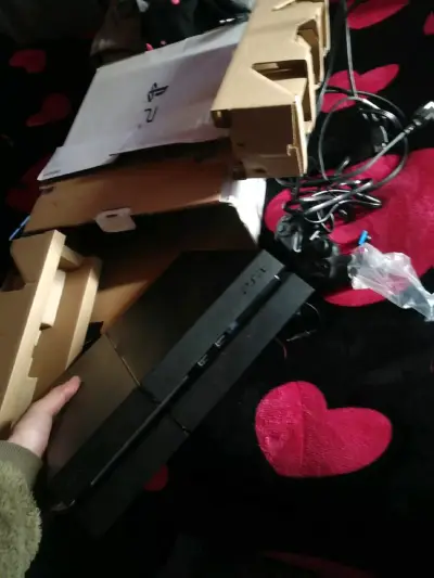 Consola PS4 con juegos y accesorios - miniatura 2