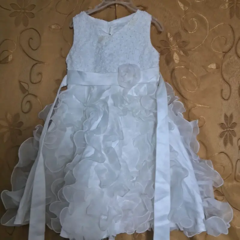 Vestido de fiesta blanco para niña con volantes - 3