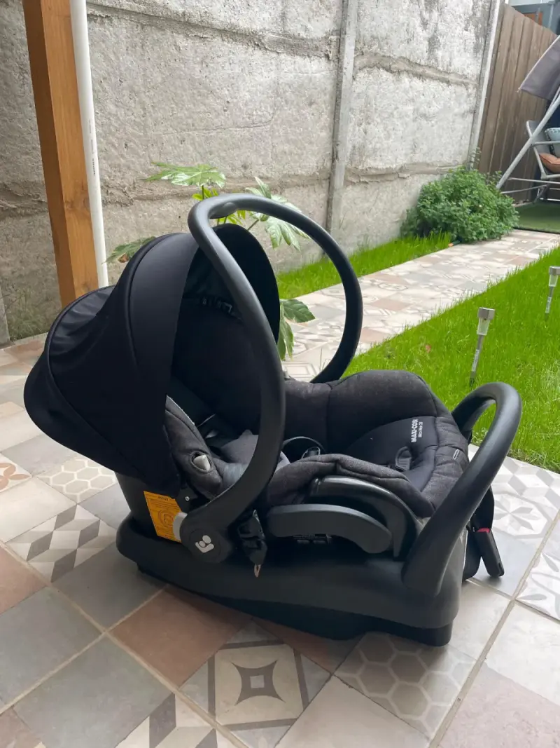Silla de auto para bebé Joie negra - 1