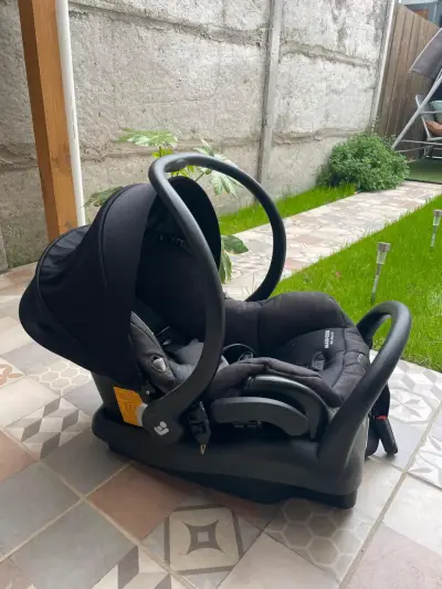 Silla de auto para bebé Joie negra - miniatura 1