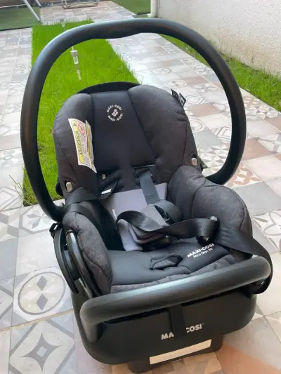 Silla de auto para bebé Joie negra - miniatura 3