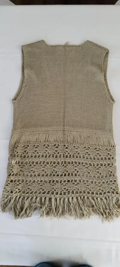 Chaleco tejido beige con flecos - miniatura 2