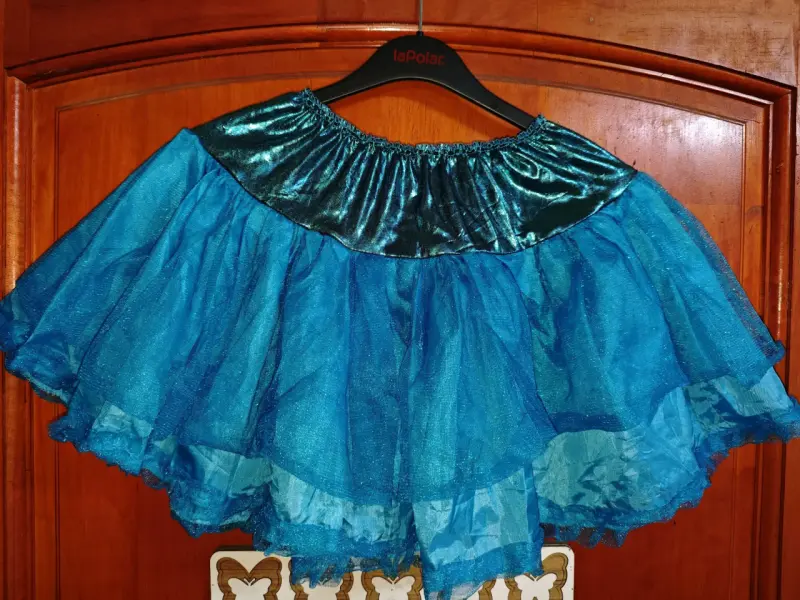 Vestido de baile rosa con pedrería - 5
