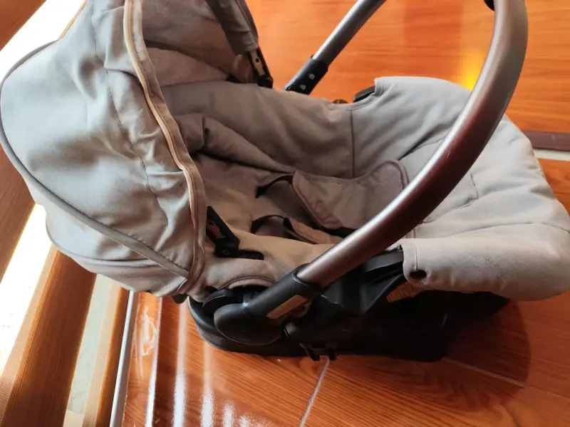 Silla de auto Bebesit gris para bebé - 5