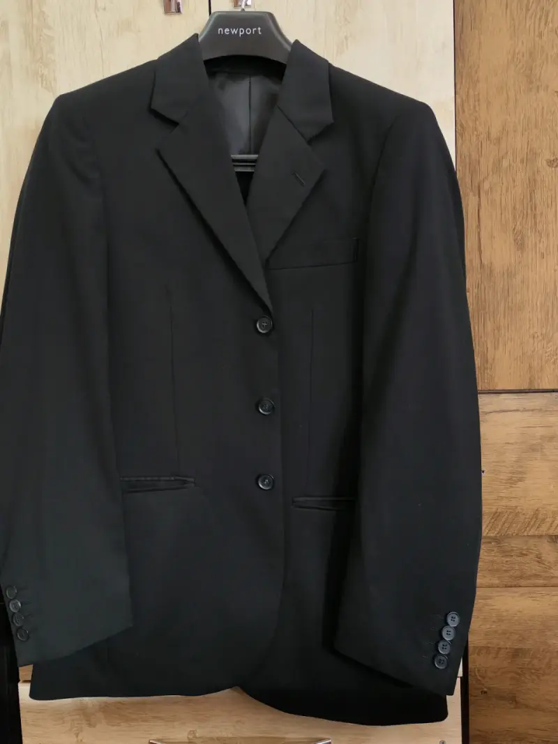 Terno negro Newport elegante para hombre - 1