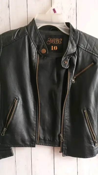 Chaqueta de cuero negra de niña - miniatura 2