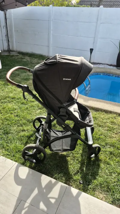 Coche de bebé Bebesit plegable y cómodo - miniatura 1