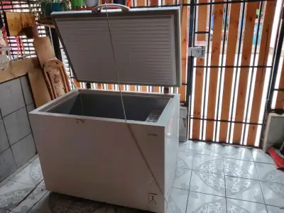 Congelador horizontal blanco en buen estado - miniatura 3