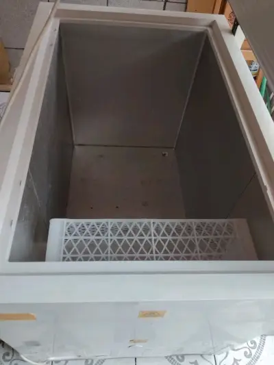Congelador horizontal blanco en buen estado - miniatura 6