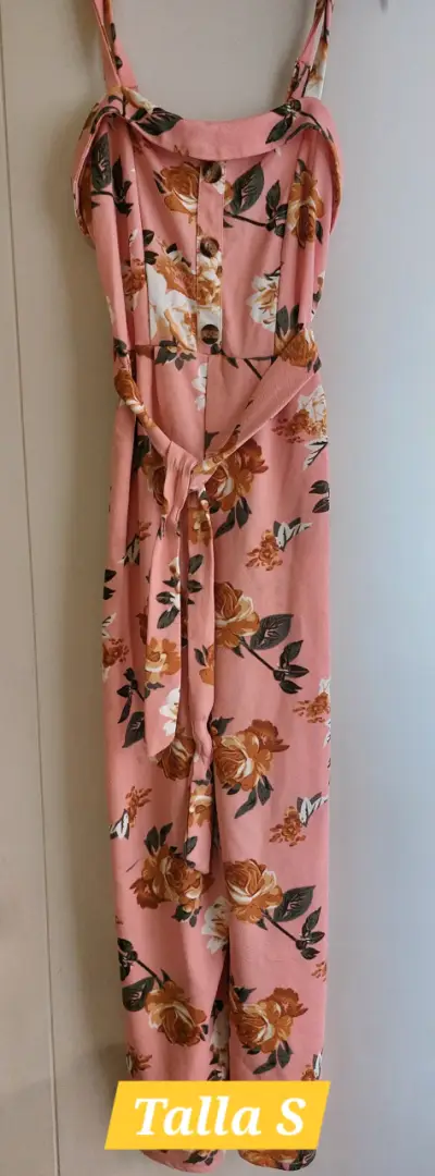 Enterito floral rosa y negro con tirantes - miniatura 1