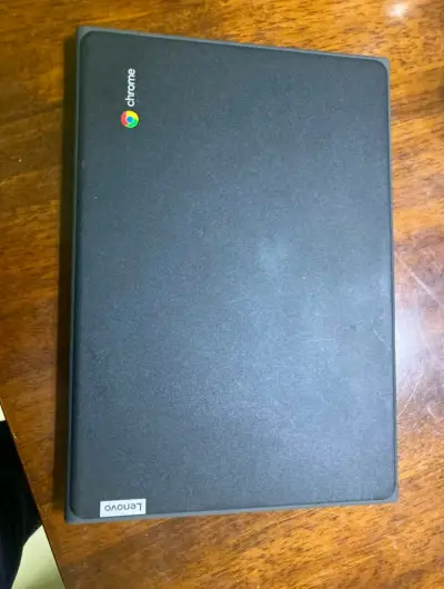 Chromebook Lenovo en buen estado - miniatura 1