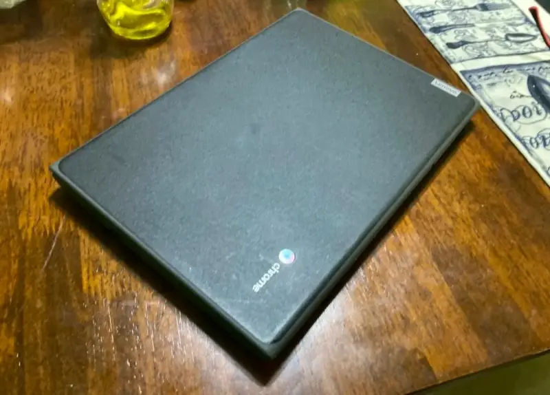 Chromebook Lenovo en buen estado - 2