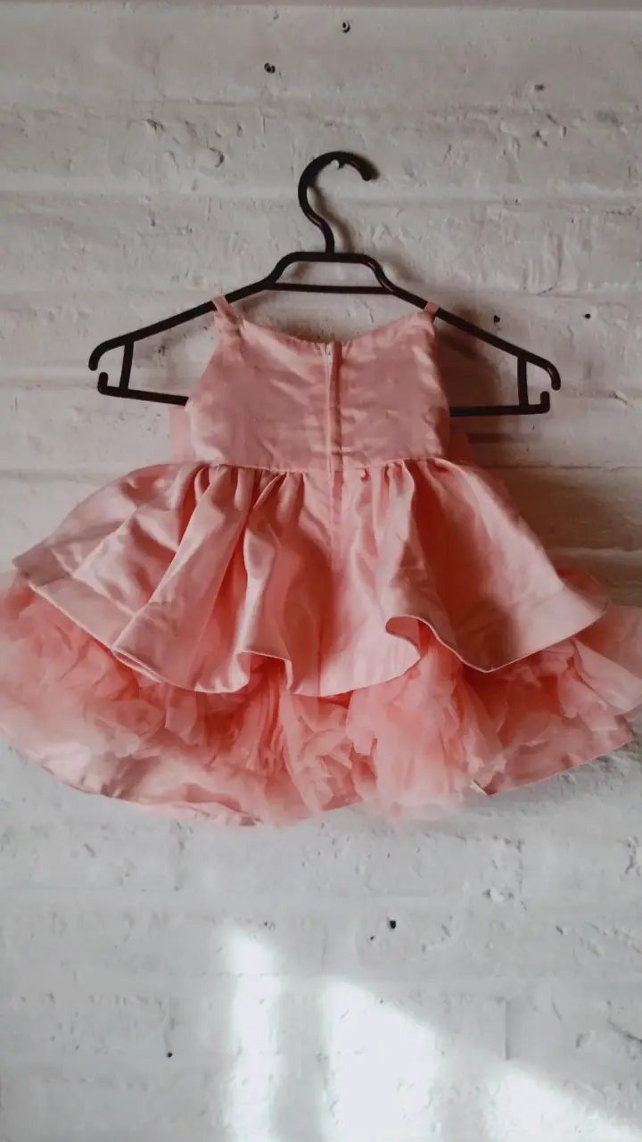 Vestido de niña rosa con lazo - 2