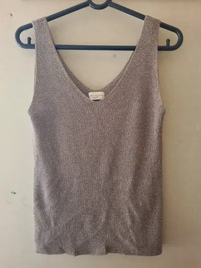 Polera sin mangas de punto beige - miniatura 3