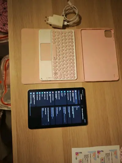 Tablet xiaomi con teclado desmontable rosa - miniatura 3