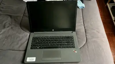 Laptop HP AMD en buen estado - miniatura 3