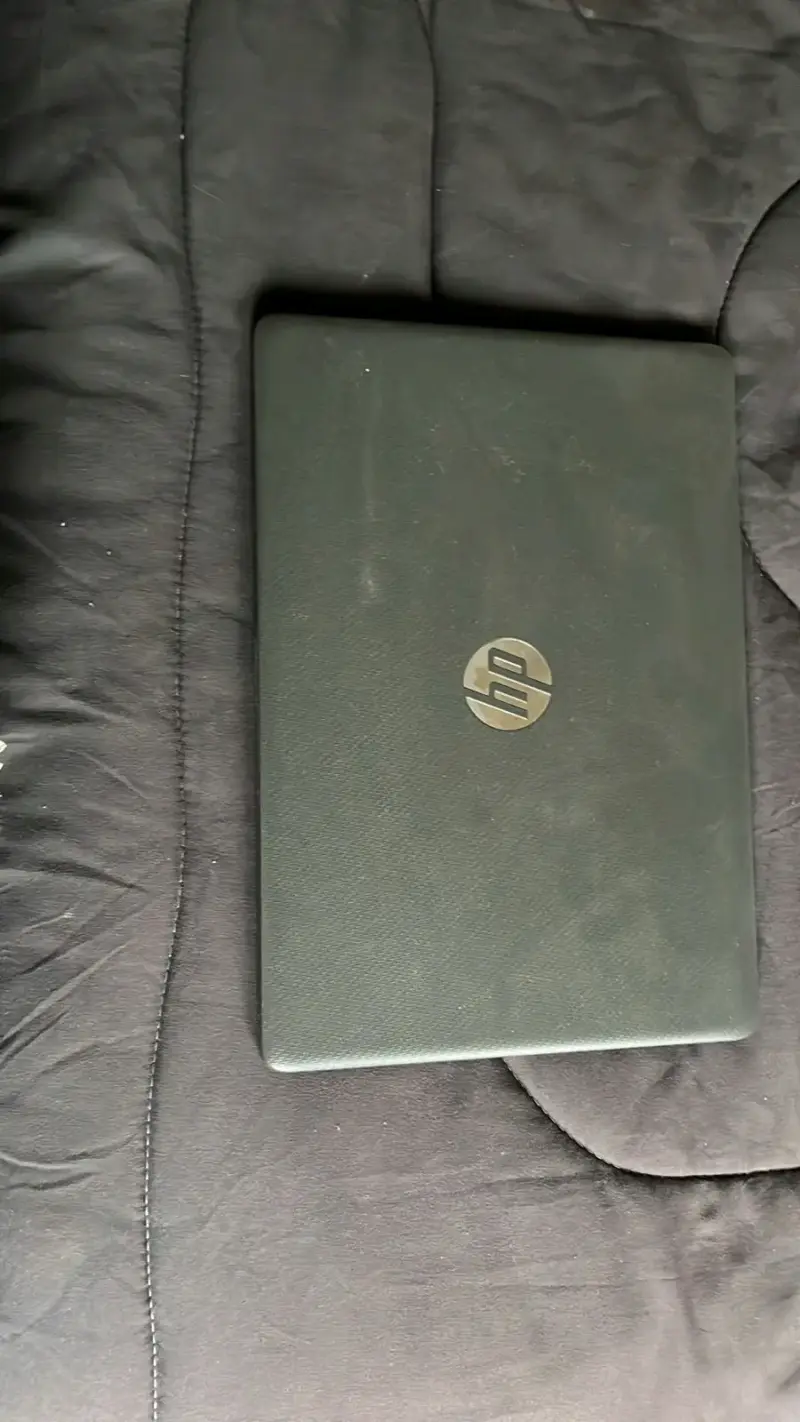 Laptop HP AMD en buen estado - 4