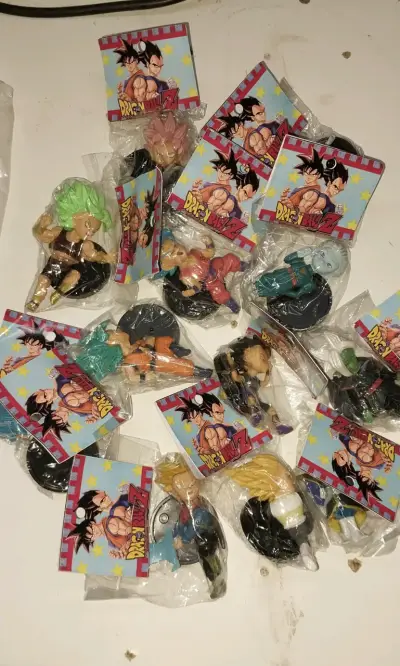Lote de llaveros de personajes animados - miniatura 1