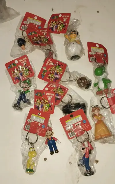 Lote de llaveros de personajes animados - miniatura 2