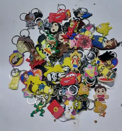 Lote de llaveros de personajes animados - miniatura 4
