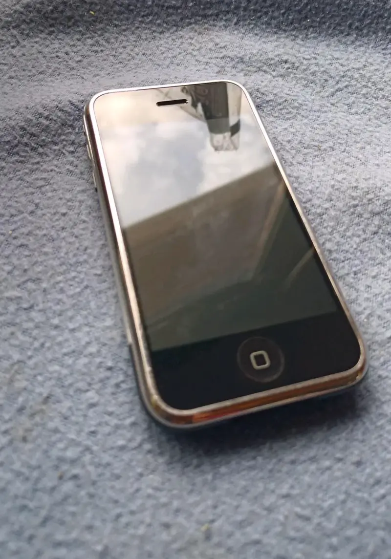 iPhone 2G 8GB clásico de colección - 2