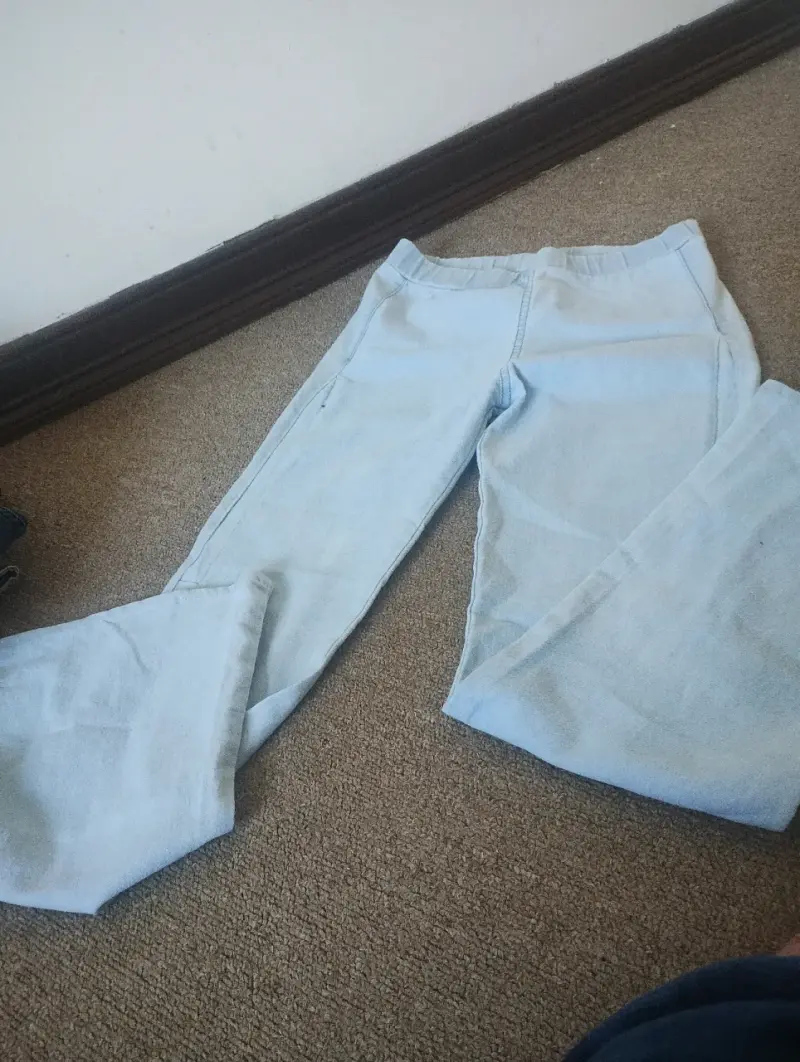 Jeans celestes para mujer en buen estado