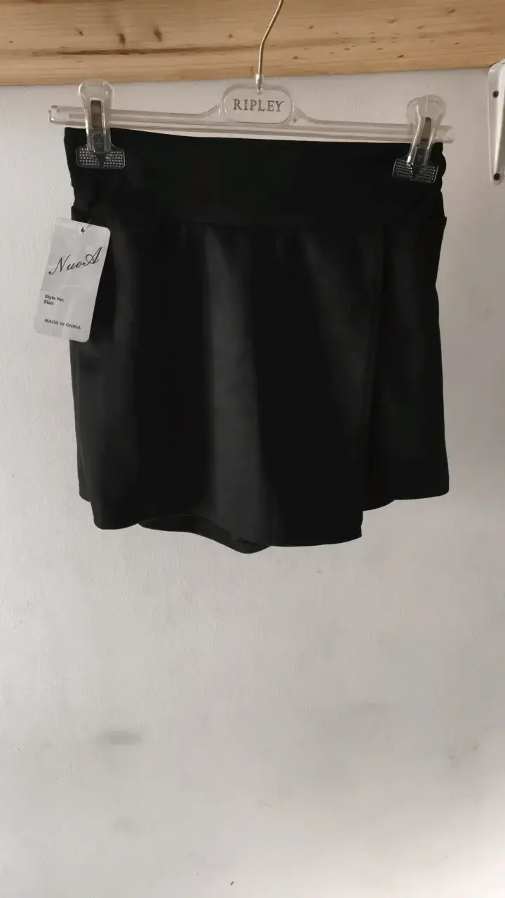 Falda corta negra elegante NuaA