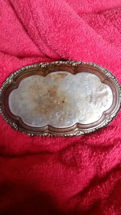 Bandeja de plata antigua con grabados - miniatura 2