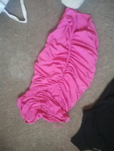 Vestido ajustado rosa fucsia elegante - miniatura 1