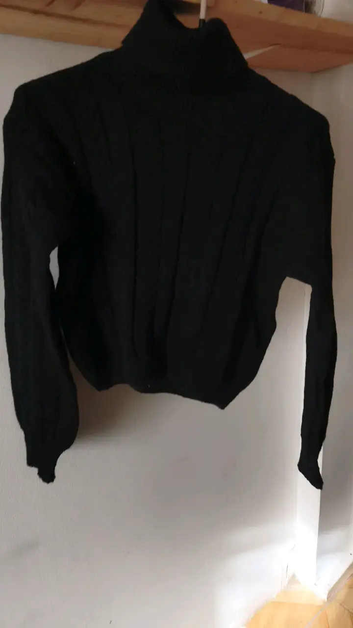 Suéter de lana verde con cuello alto - 6