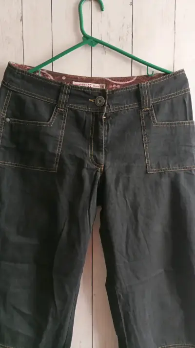 Pantalones de mezclilla negro para mujer - miniatura 2