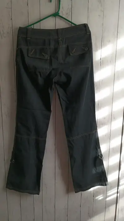 Pantalones de mezclilla negro para mujer - miniatura 3