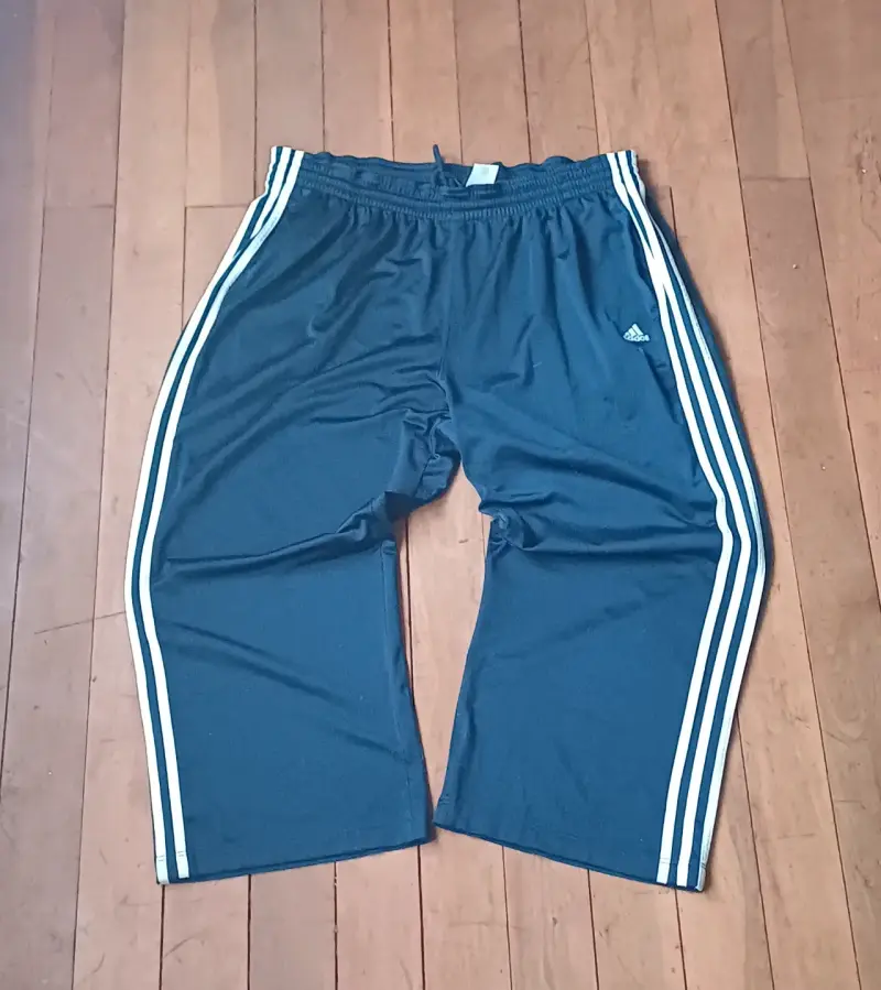 Pantalones deportivos Adidas azul, talla L, ancho