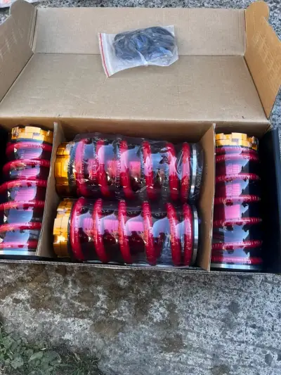 Kit de suspensión coilover ajustable rojo y dorado - miniatura 4
