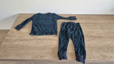 Pijama infantil estampado azul y negro - miniatura 2
