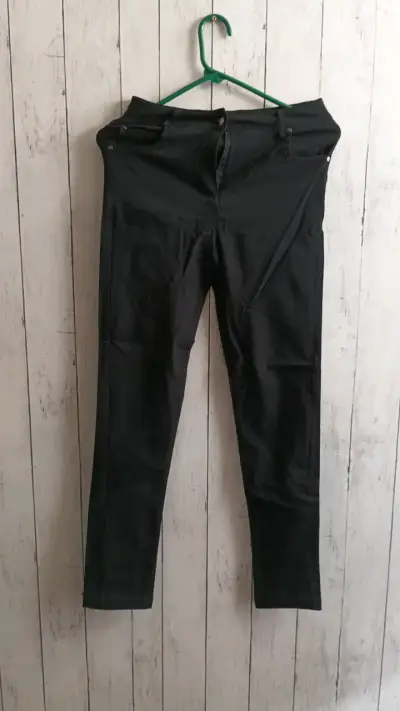 Leggins negros de mujer en buen estado - miniatura 1
