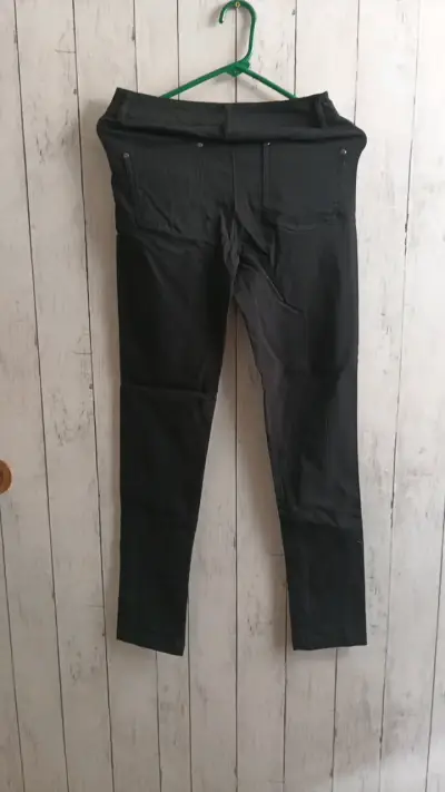 Leggins negros de mujer en buen estado - miniatura 2