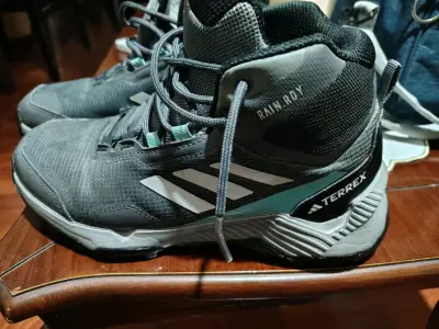 Zapatillas de trekking Adidas Terrex impermeables - miniatura 1