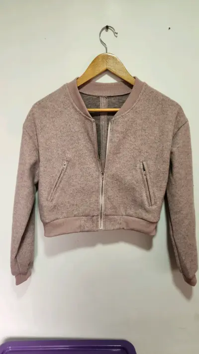 Chaqueta bomber corta color rosa - miniatura 1