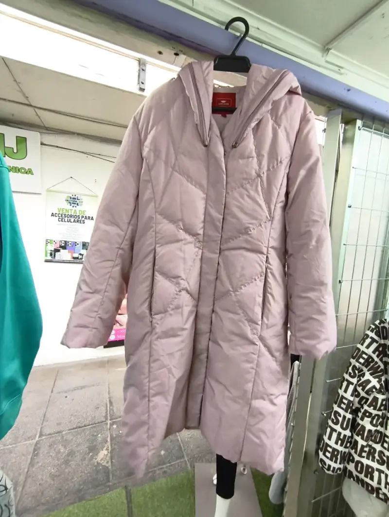 Abrigo largo acolchado rosado para mujer - 1