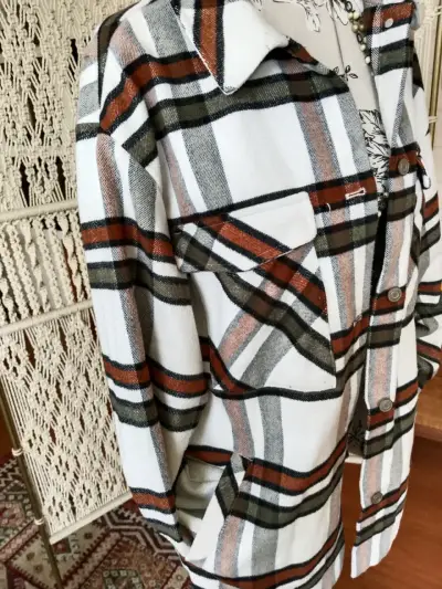 Chaqueta tipo camisa de franela  para mujer - miniatura 3