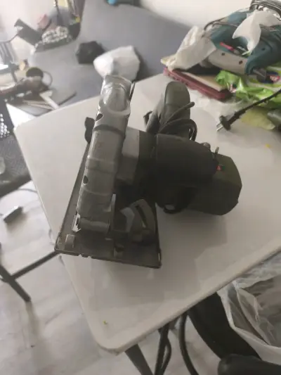 Sierra circular Bauker en buen estado - miniatura 2