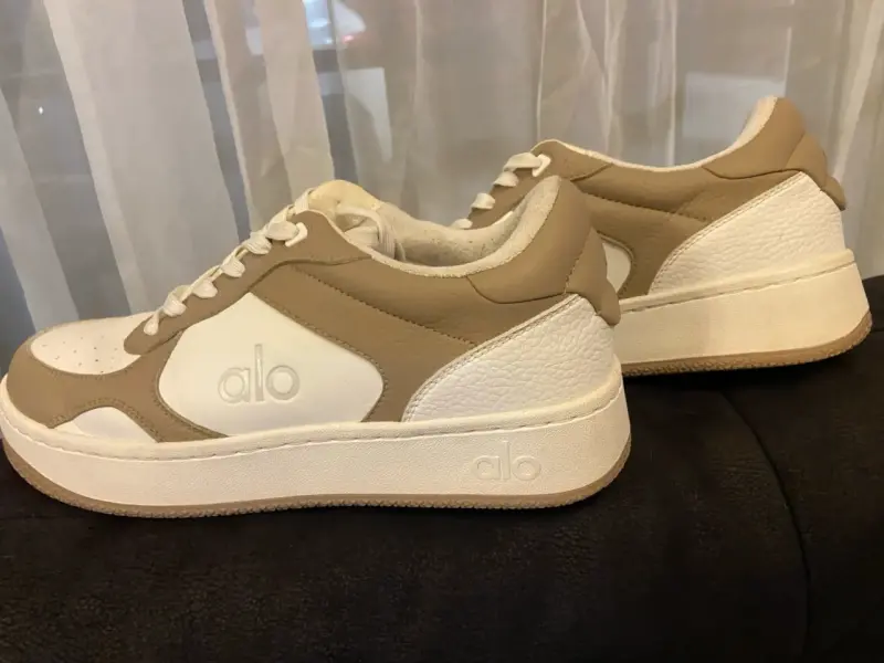 Zapatillas deportivas blancas y beige Alo - 4