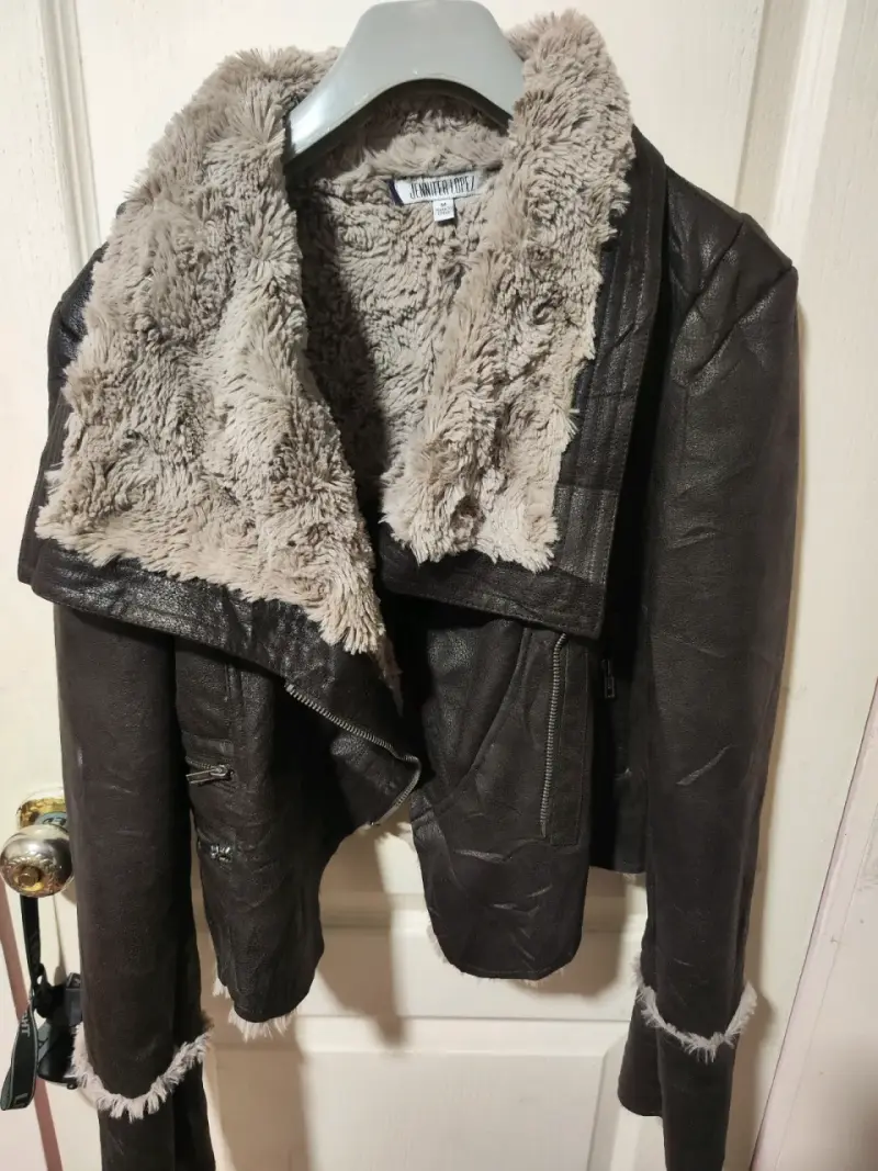 Chaqueta de cuero sintético con forro de peluche - 3