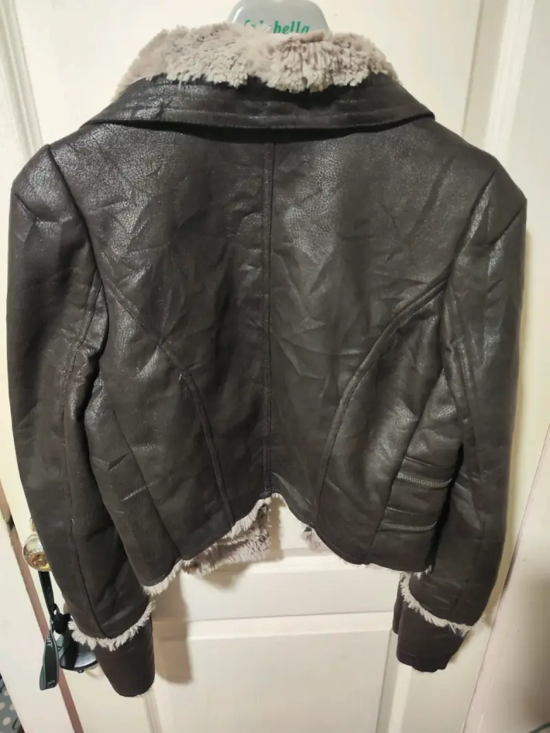 Chaqueta de cuero sintético con forro de peluche - 4